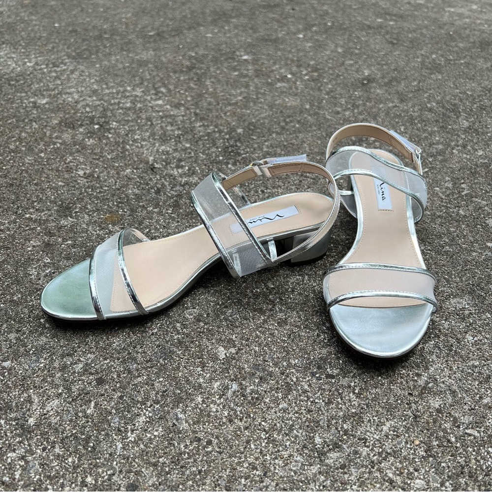 brand new nina silver sandals with block heels size 9.5